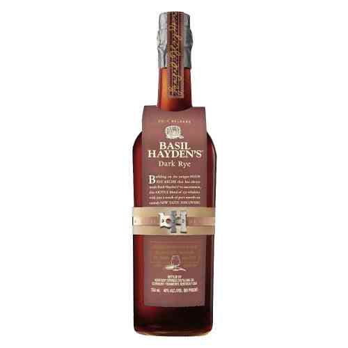 Basil Hayden Dark Rye Whiskey bottle featuring a blend of rye, bourbon, and port, ideal for whiskey lovers seeking a fruity, spiced finish.