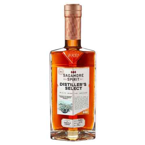 Sagamore Tequila Finish Rye Distiller's Select bottle with amber whiskey, featuring agave and citrus notes for a bold twist on classic rye.