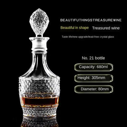 Vintage-style crystal decanter No. 21 with diamond-cut stopper, 680ml, perfect for whiskey or liquor in classic bar décor.
