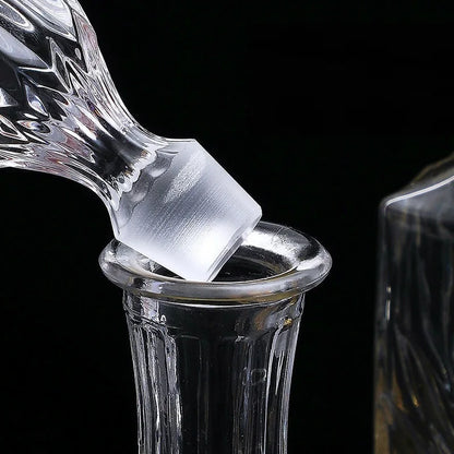 Close-up of RyeCentral whiskey decanter stopper with frosted seal, ensuring airtight closure and preserving whiskey aroma.