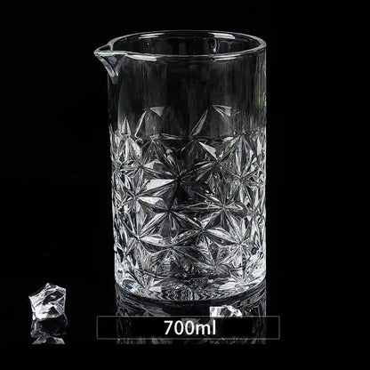 700ml bartender mixing glass with starburst crystal pattern, designed for cocktail shaking and whiskey preparation.